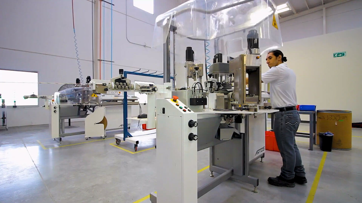 Wire Harness Manufacturer in Mexico Cable cutting and stripping machine at Shelmex in Mexico.